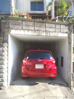 【駐車場】