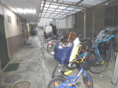 【その他共用部分】 | 江坂ビル | 自転車置き場です。