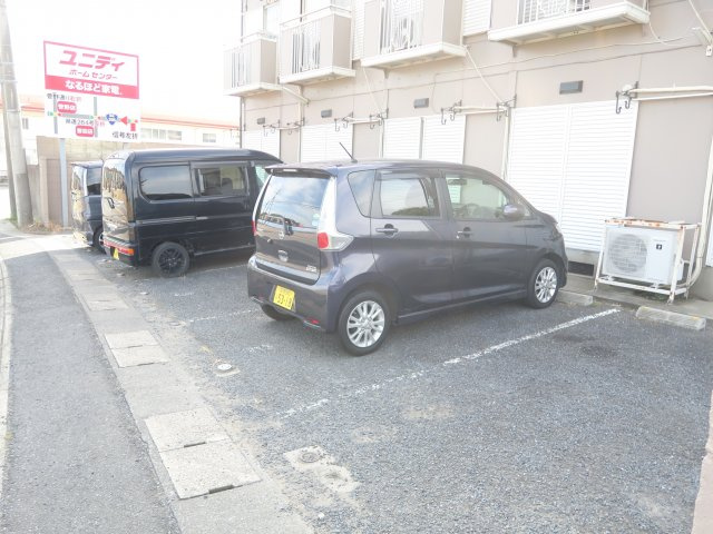 エリカハイツの駐車場