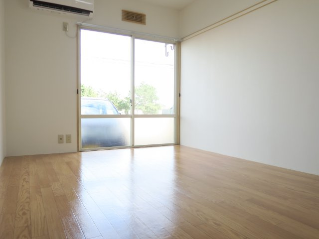 エリカハイツの居間・リビング