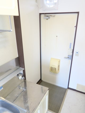 エリカハイツの玄関