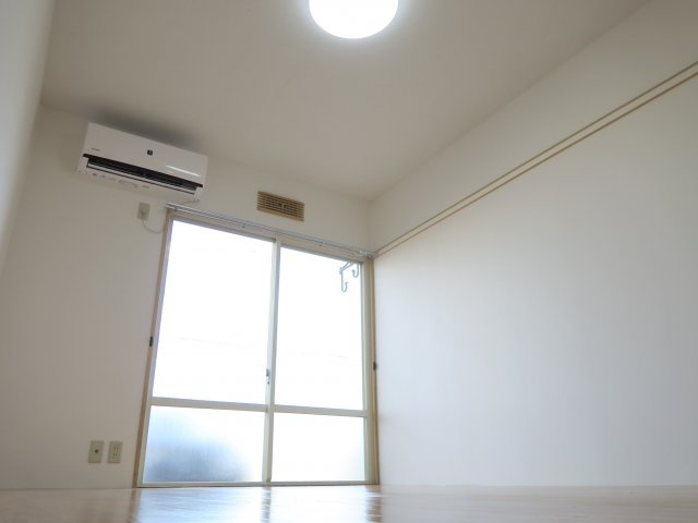 エリカハイツの居間・リビング