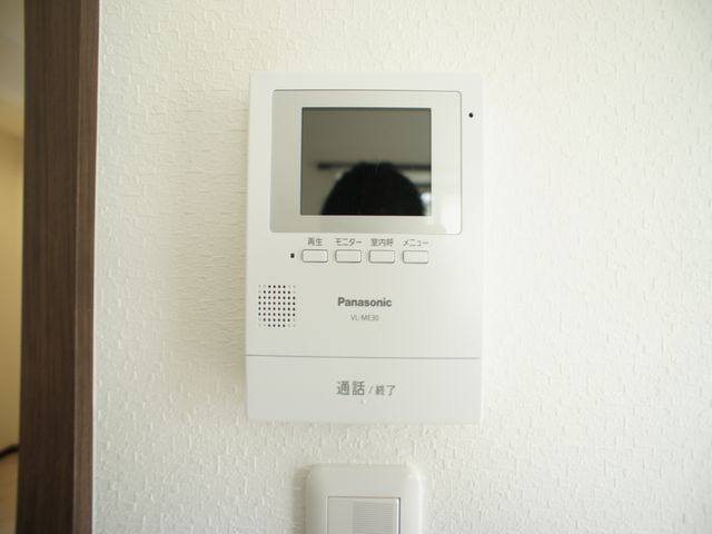 【セキュリティ】 | ジュエリーＧミサワ | 訪問者の確認ができるTVドアホン付きです♪
