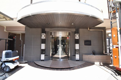 【エントランス】 | サングレイス本牧元町 | エントランス部分です。