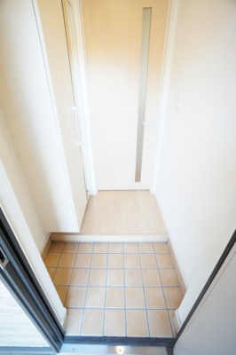 【玄関】 | エアリーⅤ | ※同物件・同タイプの写真です
