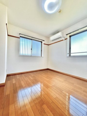 【洋室】 | サンパレス