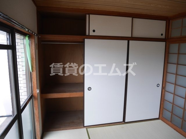 【収納】 | 小笠原ビル | 小笠原ビルの押入れ