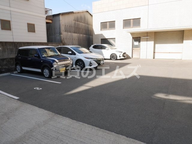 【駐車場】 | 小笠原ビル | 小笠原ビルの駐車場