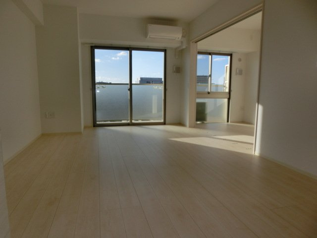 AULII Osakaの居間・リビング