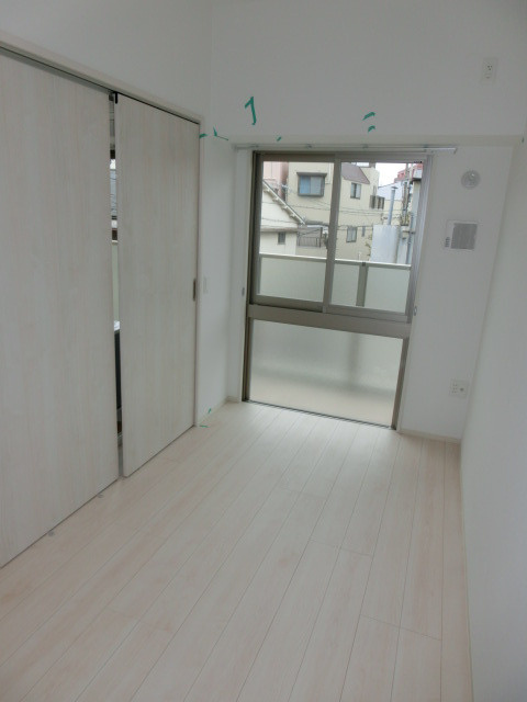 AULII Osakaの洋室