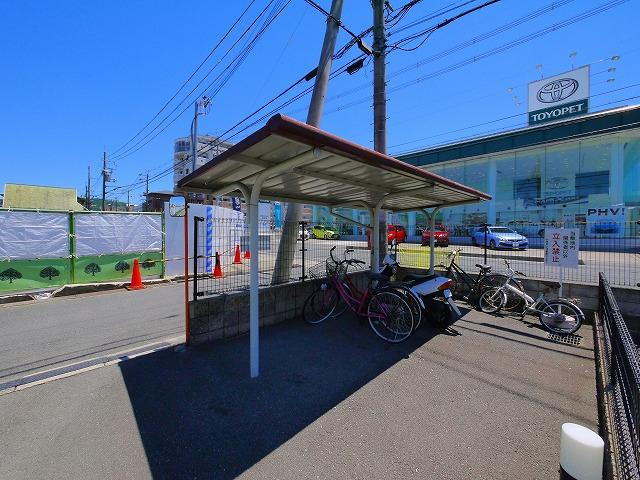 レオパレス和（南京終町）のその他共用部分|ゆったりとした駐輪場です。