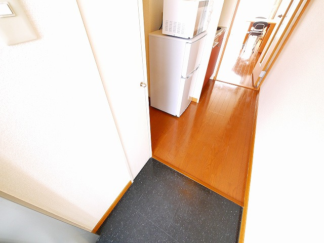 レオパレス和（南京終町）の玄関|ゆったりとした玄関です