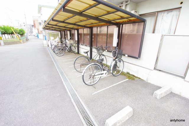 サンサーラ新大阪　仲介手数料無料の駐車場