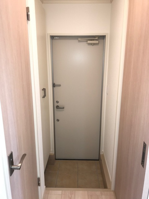 レジデンス青葉荏田の玄関