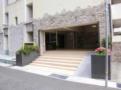 【エントランス】 | エスペランサ魚崎 | 段差の少ない階段