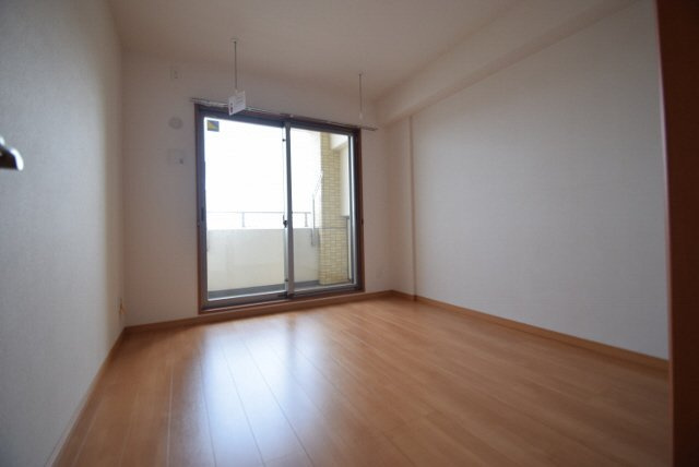 サンピタリア東船橋の居間・リビング|洋室6帖