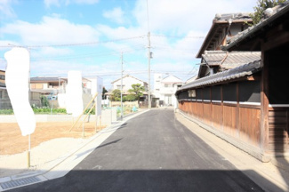 【前面道路含む現地写真】