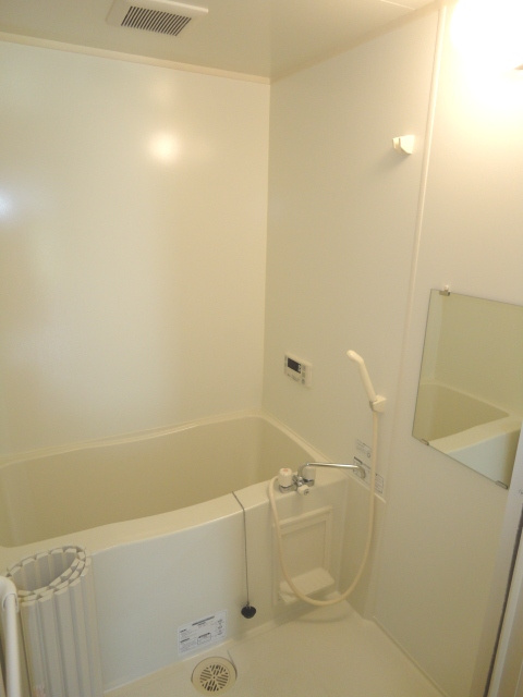 トータスモア参番館【キャッシュバック対象】の浴室|落ち着いた空間のお風呂です