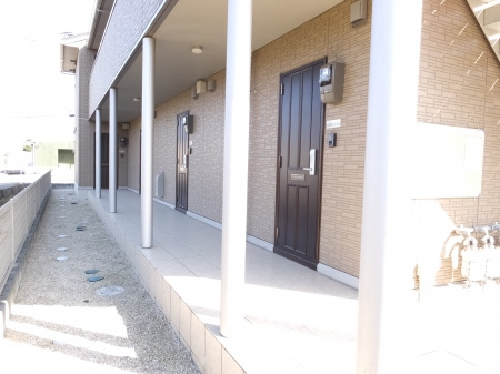 ラピネスうきは【キャッシュバック対象物件】のエントランス|毎日通るエントランスはこのようになっています