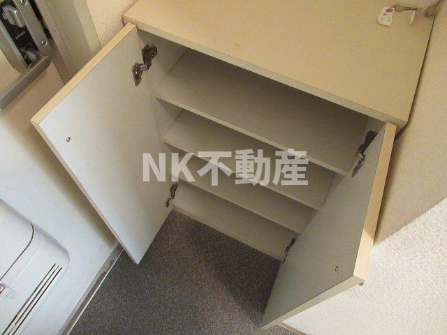 【玄関】 | 長瀬レジデンス（長瀬賃貸） | シューズボックスです