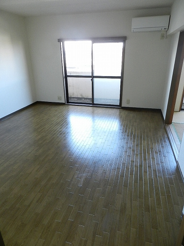 プレミール薬円台の洋室