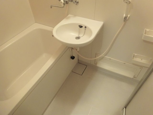 クレセントマンションの浴室