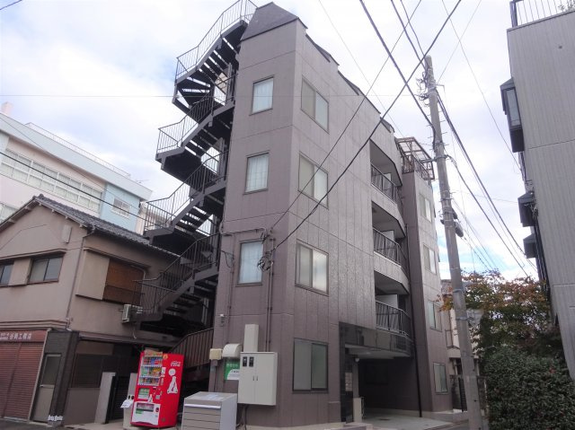 クレセントマンションの外観