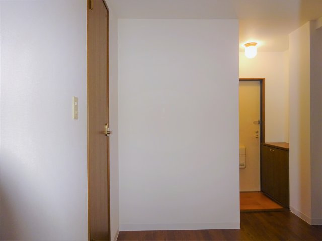 クレセントマンションの内装