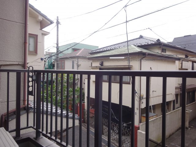 クレセントマンションのバルコニー