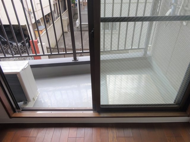 クレセントマンションのバルコニー