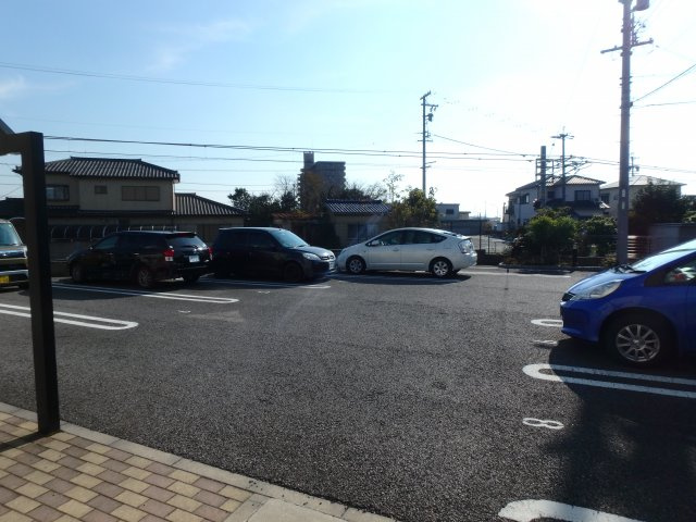 サンライトガーデンの駐車場