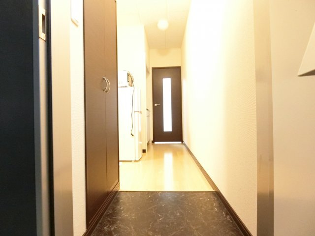 レオネクストフラワーヒルⅢの玄関