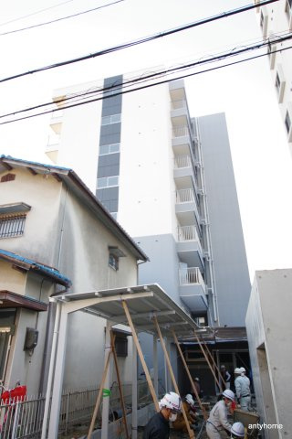 リバレイン江坂 仲介手数料無料の外観