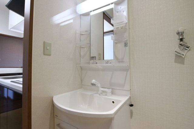 学園西カレッジハイツの独立洗面台|学園西カレッジハイツ