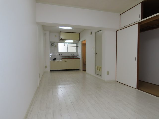 大阪市淀川区野中南１丁目の賃貸マンションの居間・リビング