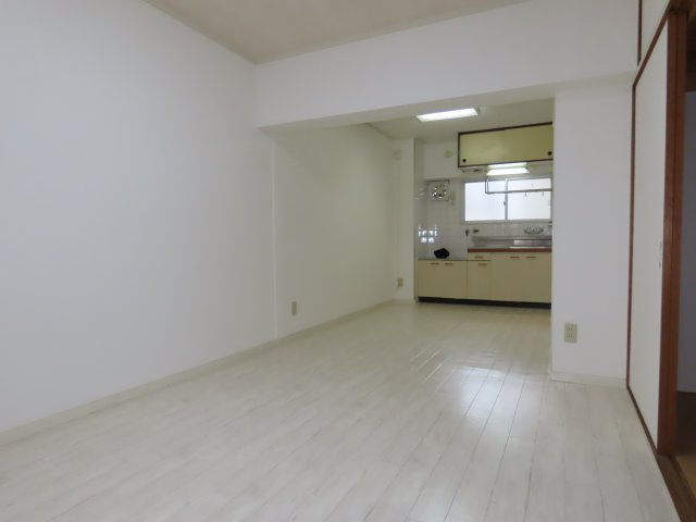 大阪市淀川区野中南１丁目の賃貸マンションの居間・リビング