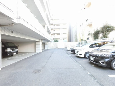 【駐車場】 | クリオ横浜シーサイド | 平置き駐車場