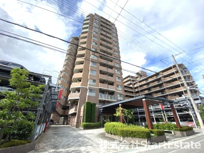 【外観】 | グランディア山坂 | 保存状態の良い外観です。エレベーター2基有り。