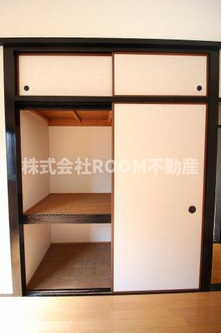 センチュリーハイツRYOの収納|こまごまとしたものを収納できそうですね