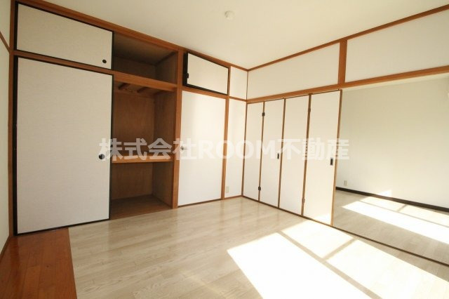 エクセレントハイツの洋室|コンパクトで使いやすい洋室です