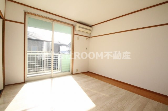 エクセレントハイツの洋室|使い勝手のいい洋室です