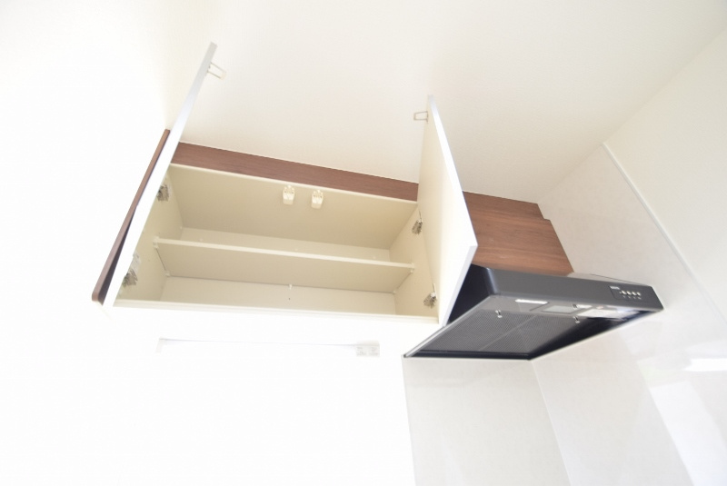 プランドールのキッチン|上部に棚あります