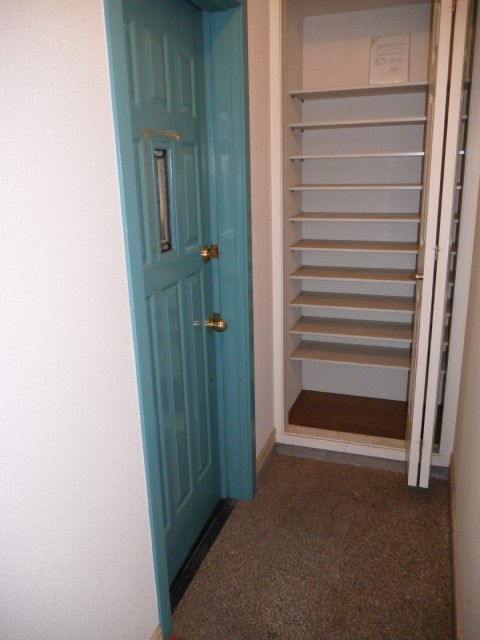 サンドルフィン【10,000円キャッシュバック対象物件】の玄関