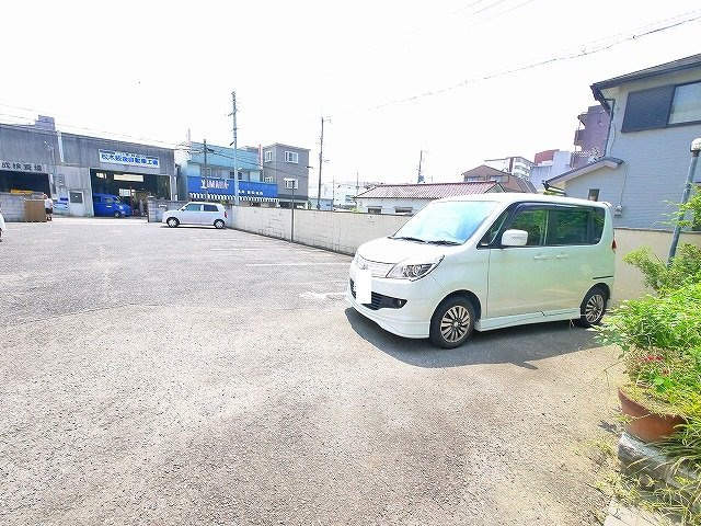 橋本モータープールの駐車場