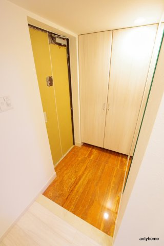 ORSUS新大阪　仲介手数料無料の玄関