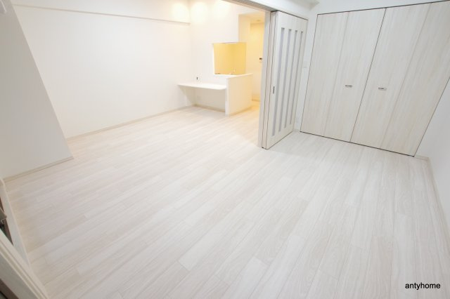 ORSUS新大阪　仲介手数料無料の洋室