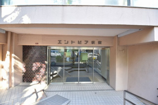 【エントランス】 | 現地見学や資料請求などお気軽にハウス・エージェントまでお問合わせ下さい。
◎TEL：0800-831-2135【通話料無料】◎周辺環境とあわせて現地ご案内致します