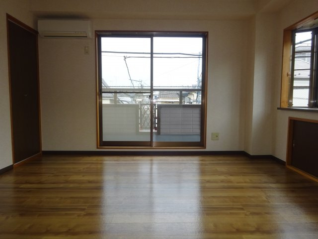 コーポソレイユの洋室