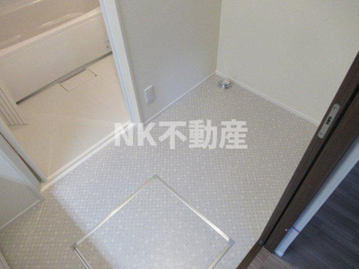 【洗面所】 | Charme Lacine(シャルム　ラシーネ）（長瀬賃貸） | 明るい洗面所です