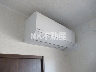 【設備】 | Charme Lacine(シャルム　ラシーネ）（長瀬賃貸） | エアコン付きです